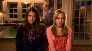 Kat (Lindsey Shaw) and Bianca (Meaghan Jette Martin) have different priorities, but the same cautionary father.