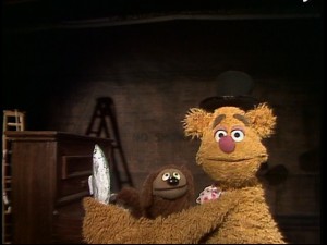 Fozzie and Rowlf sing Pinocchio's "Hi-Diddle-Dee-Dee (An Actor's Life for Me)" and make their classic "halibut" joke.
