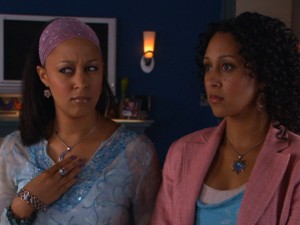 The discovery of a mystic realm inside Camryn's closet confuses the twins.