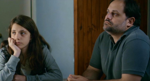 Luca (Mal Chouza) and her father (Nstor Guzzini) aren't having the most exciting of vacations in "Tanta Agua."