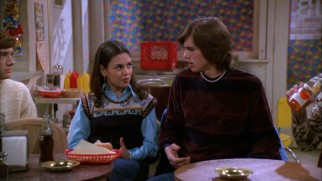 Jackie (Mila Kunis) and Kelso (Ashton Kutcher) form Season 1's more frivolous secondary couple.