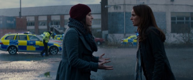 Jane Foster (Natalie Portman) is surprised to learn from her intern Darcy (Kat Dennings) that her momentary excursion to another world made her absent on Earth for five hours.