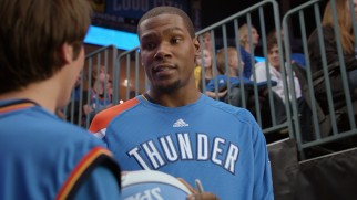 Kevin Durant plays himself in the family comedy "Thunderstruck."