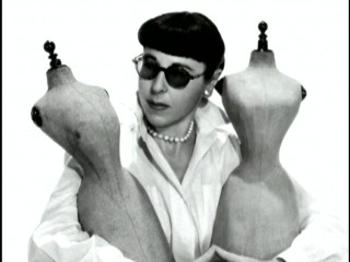 It's Edith Head, dahling! Paramount's longtime costume designer is celebrated in a 2002 featurette.