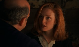 Young trophy wife Yelena (Julianne Moore) must rebuke advances from Vanya (Wallace Shawn) and another smitten man.