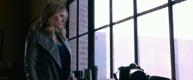 Veronica Mars (Kristen Bell) returns to Neptune and her old sleuthing ways in "Veronica Mars."