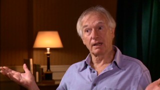 Director Peter Weir discusses his first filmmaking experience in seven years in "The Journey of the Journey."