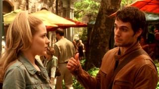 English stage actor Randy Lee James (Henry Cavill) happens to run into Melodie (Evan Rachel Wood) at a Manhattan flea market. And by "happens", I mean "plans."