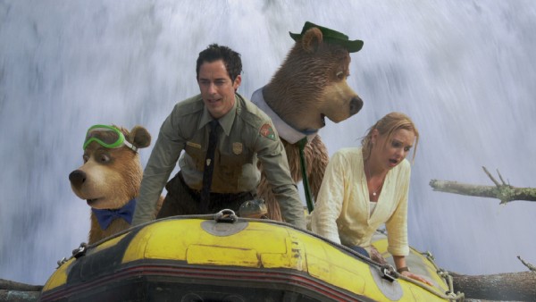 Boo Boo (Justin Timberlake), Ranger Smith (Tom Cavanagh), Yogi Bear (Dan Aykroyd), and Rachel (Anna Faris) get wet on an unplanned white water rafting trip.