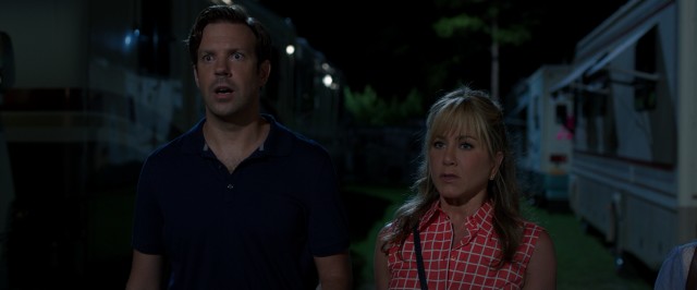 Faced with drug kingpins and DEA agents, David (Jason Sudeikis) and Rose (Jennifer Aniston) are in over their heads as the parents of a fake family intending to smuggle drugs across the US-Mexican border.