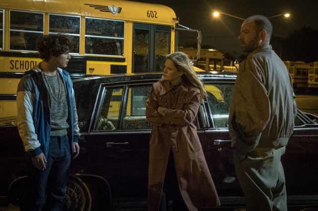 White Boy Rick (Richie Merritt) discusses his plans with his FBI contacts Snyder (Jennifer Jason Leigh) and Byrd (Rory Cochrane).