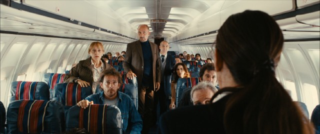 Passengers on a plane figure out what they all have in common in the prologue of "Wild Tales."
