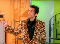Derek Zoolander shows off his colorful home (which is not the one we see in the film) in this short MTV Cribs sketch.