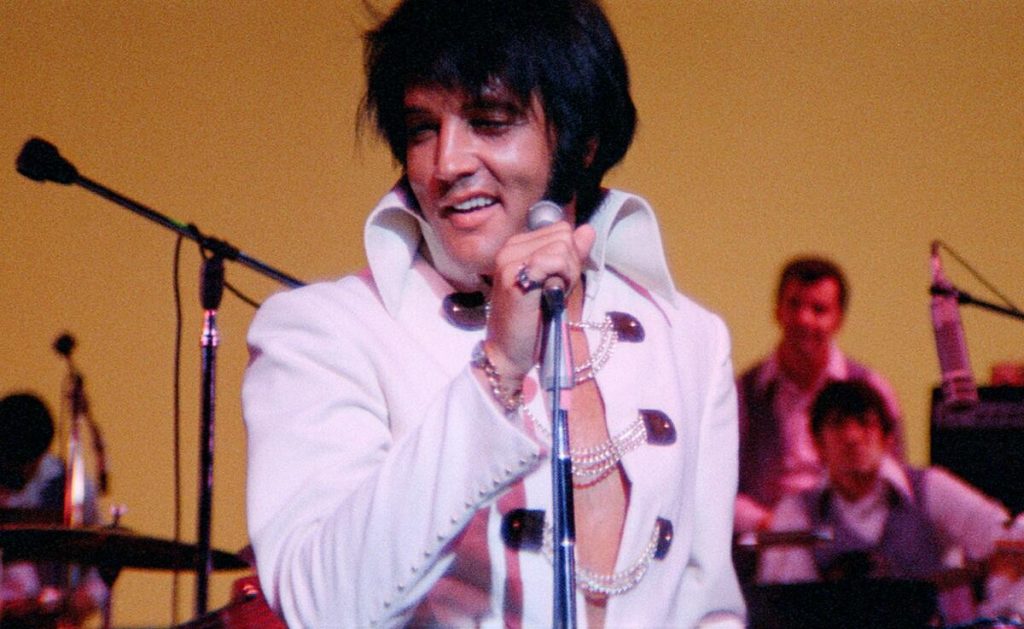 epic elvispresleyinconcert 02